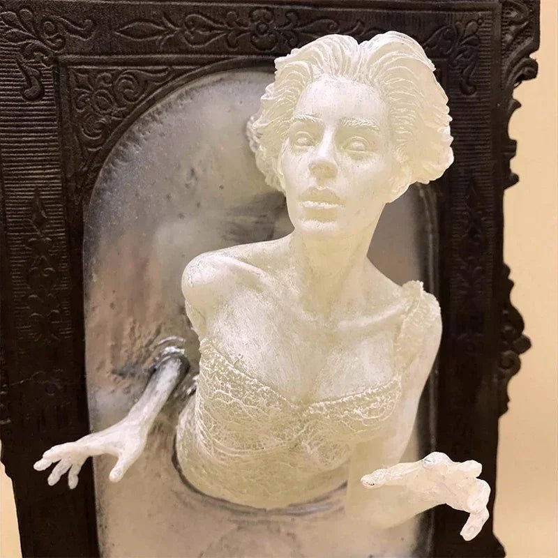 Devil's Hand Wall Decoration,Gohtic Ghost in The Mirror,Luminous Crafts Spooky Props - Mağazam